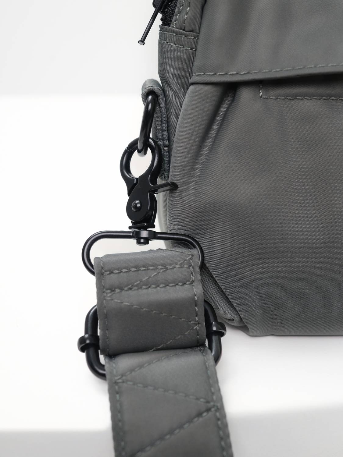 Сумка через плечо "Nylon Messenger Bag" (Field Gray) Alpha Industries