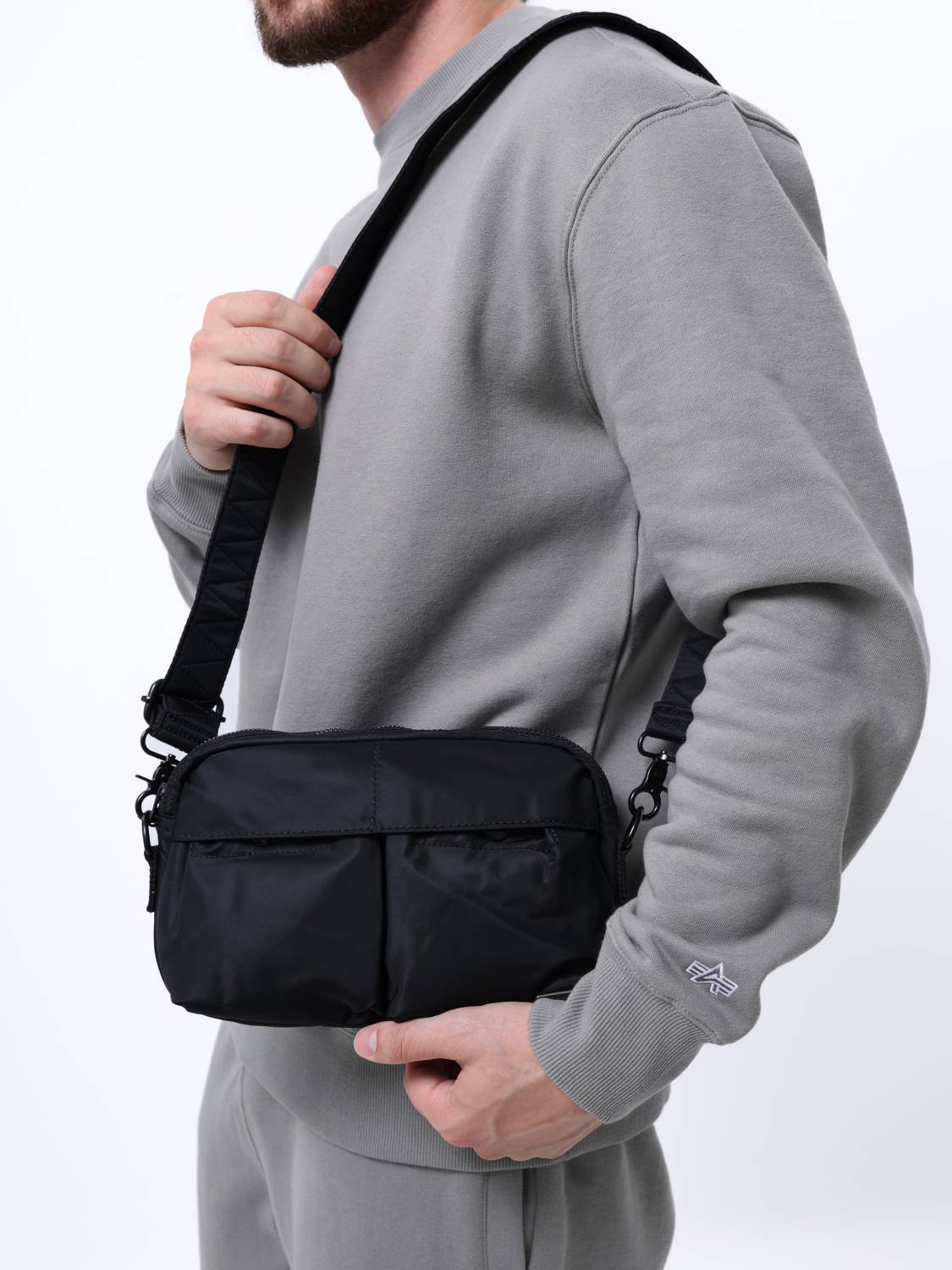 Сумка через плечо "Nylon Messenger Bag" (Black) Alpha Industries Сумка через плечо "Nylon Messenger Bag" (Black) Alpha Industries