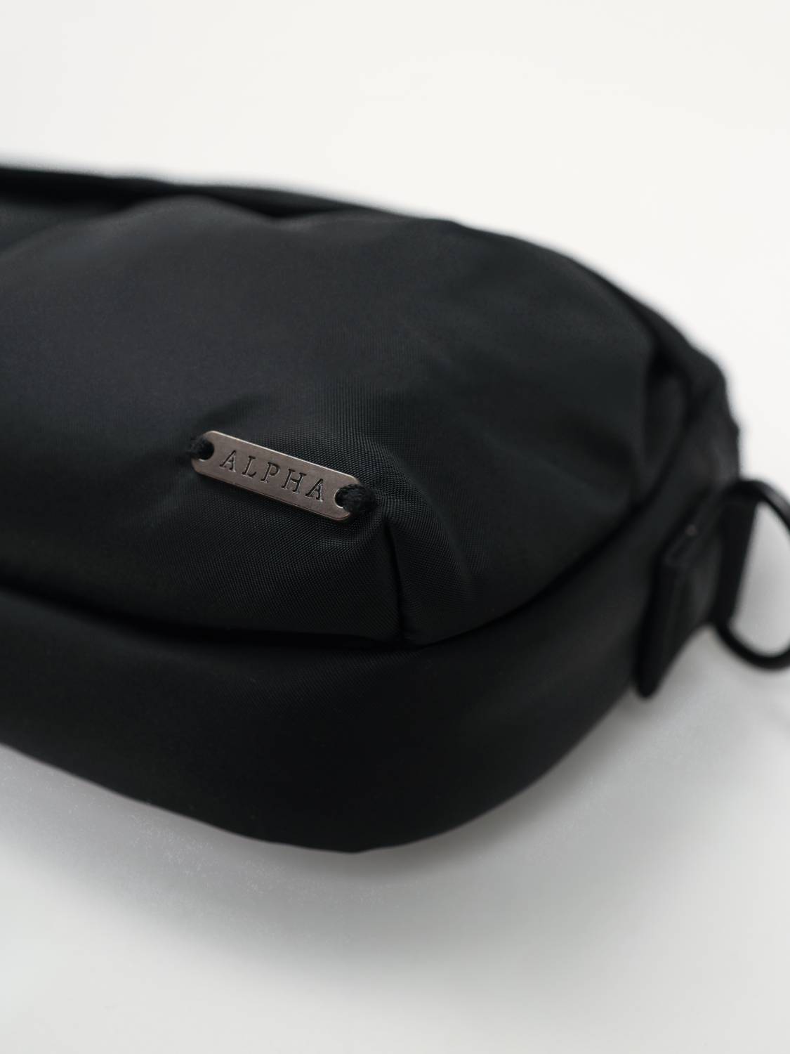 Сумка через плечо "Nylon Messenger Bag" (Black) Alpha Industries Сумка через плечо "Nylon Messenger Bag" (Black) Alpha Industries