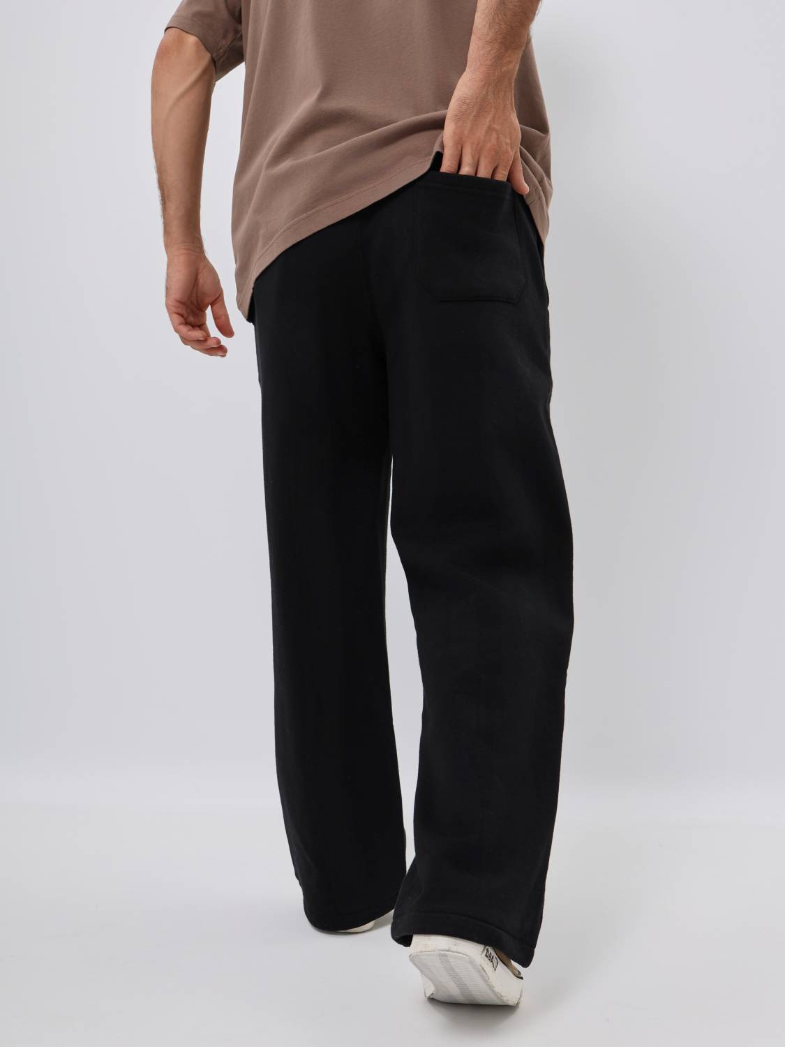 Брюки спортивные "Essential Sweatpants'' (Black) Alpha Industries