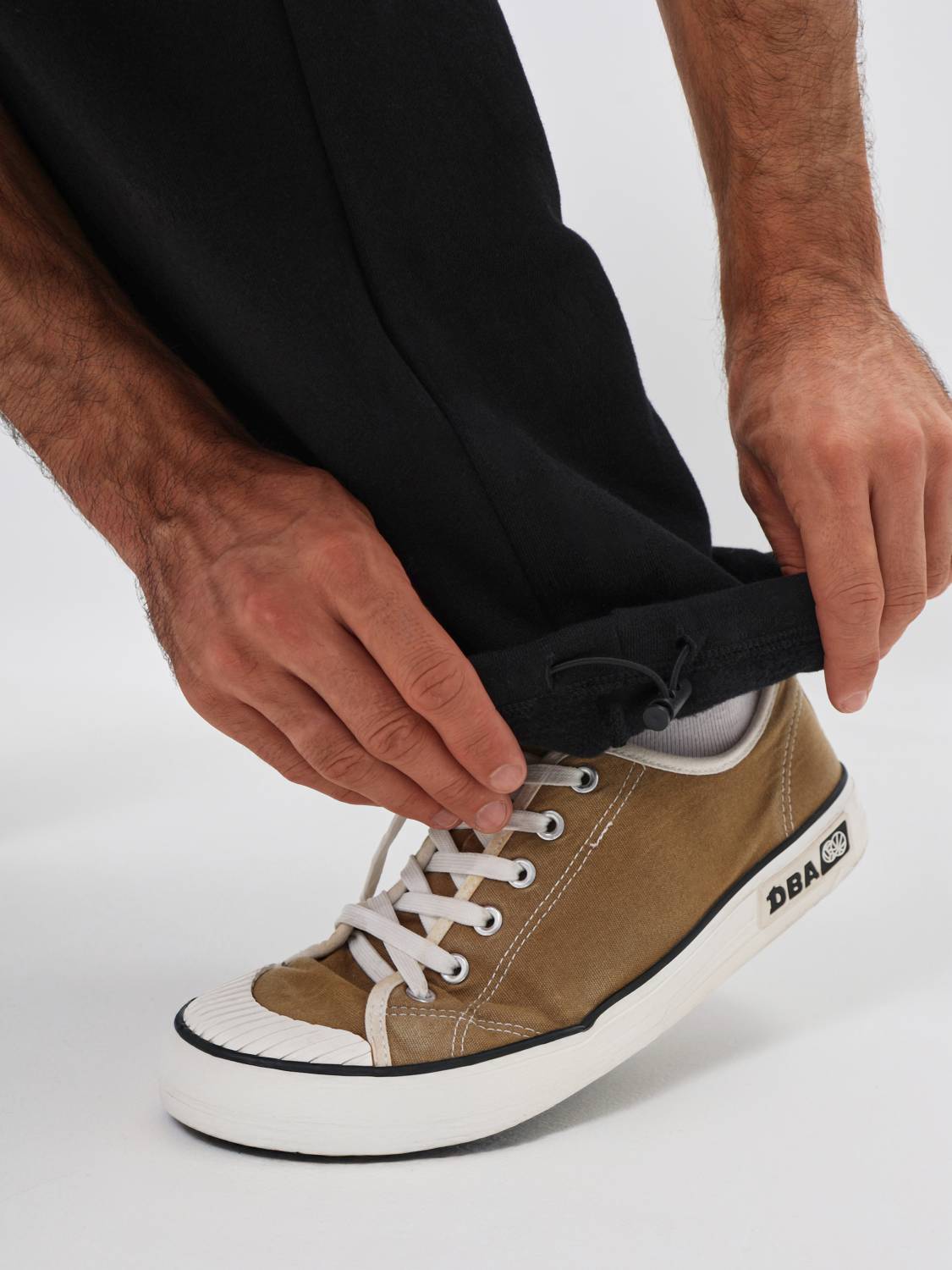 Брюки спортивные "Essential Sweatpants'' (Black) Alpha Industries