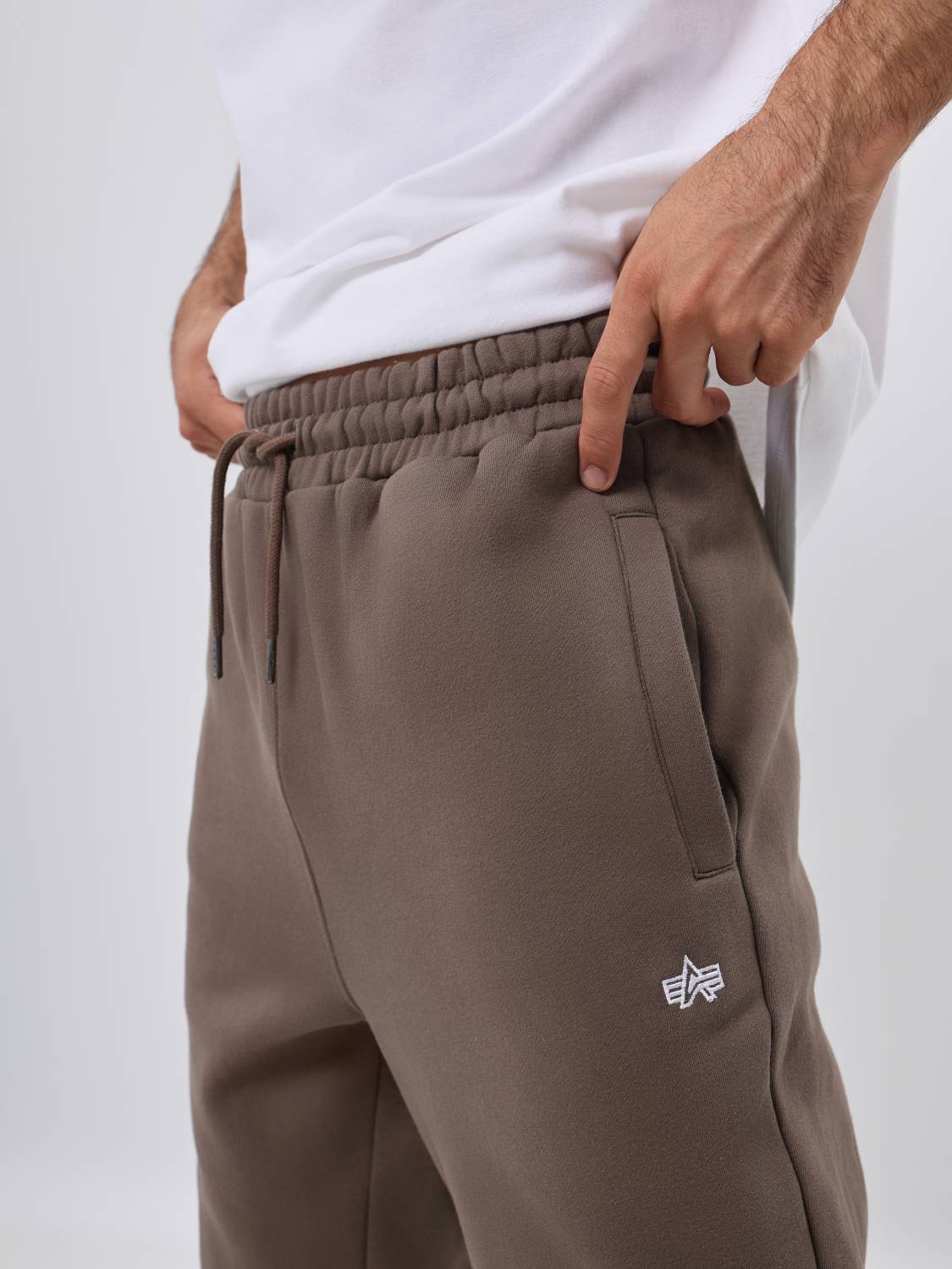 Брюки спортивные "Essential Sweatpants'' (Coyote Brown) Alpha Industries