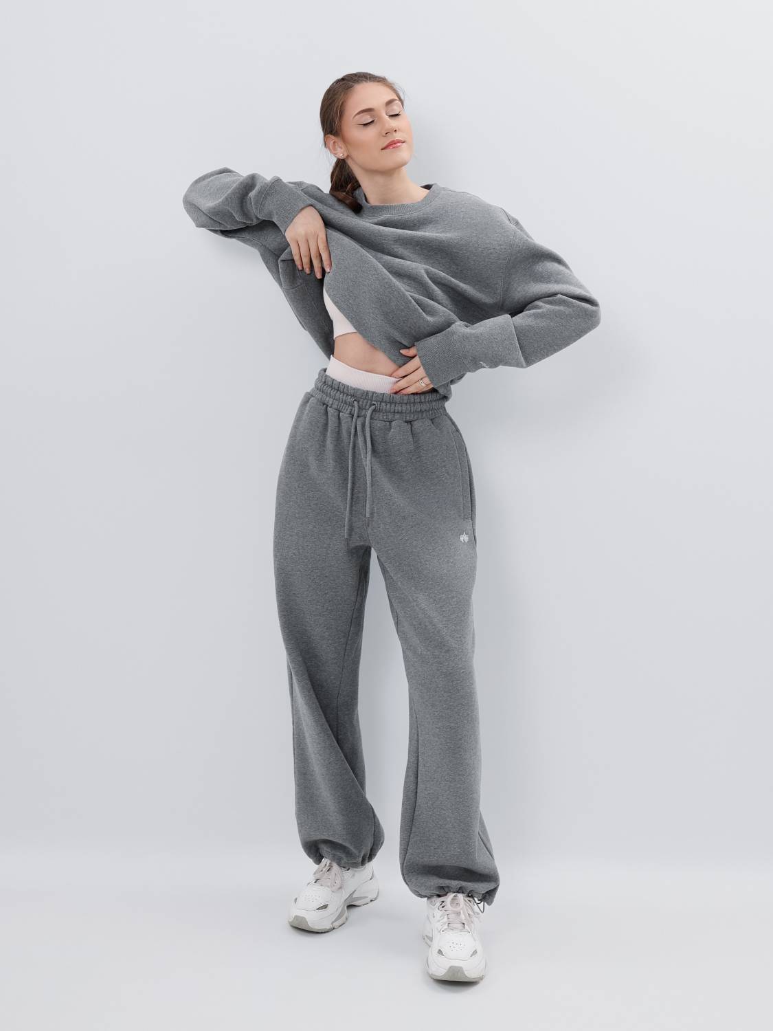 Брюки спортивные "Essential Sweatpants'' (Medium Charcoal Heather) Alpha Industries