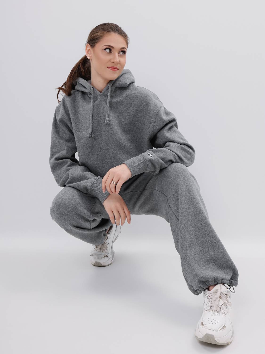 Брюки спортивные "Essential Sweatpants'' (Medium Charcoal Heather) Alpha Industries