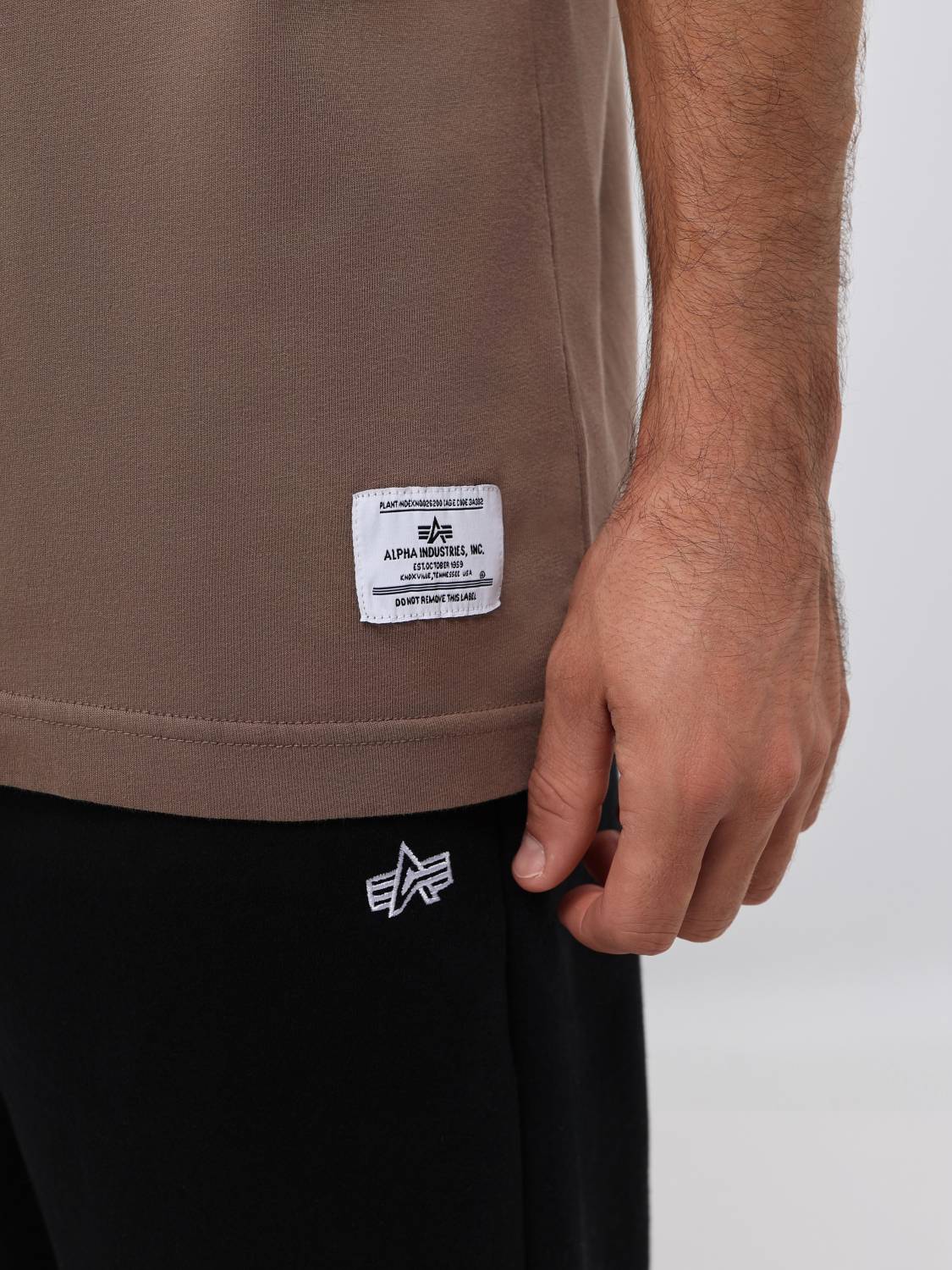 Футболка "Essential Tee Gen II" (Coyote Brown) Alpha Industries