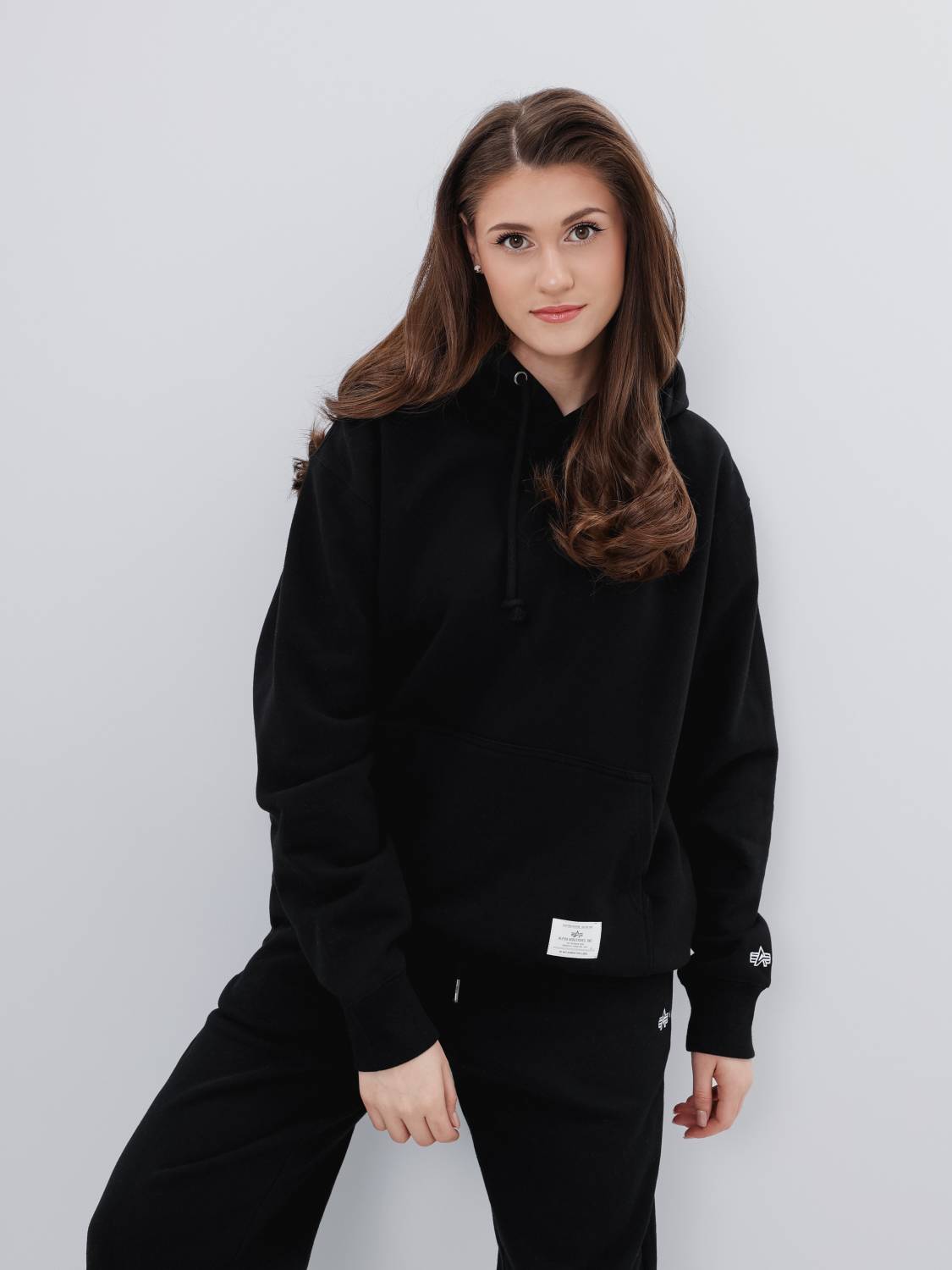 Худи / Толстовка "Essential Hoodie" (Black) Alpha Industries