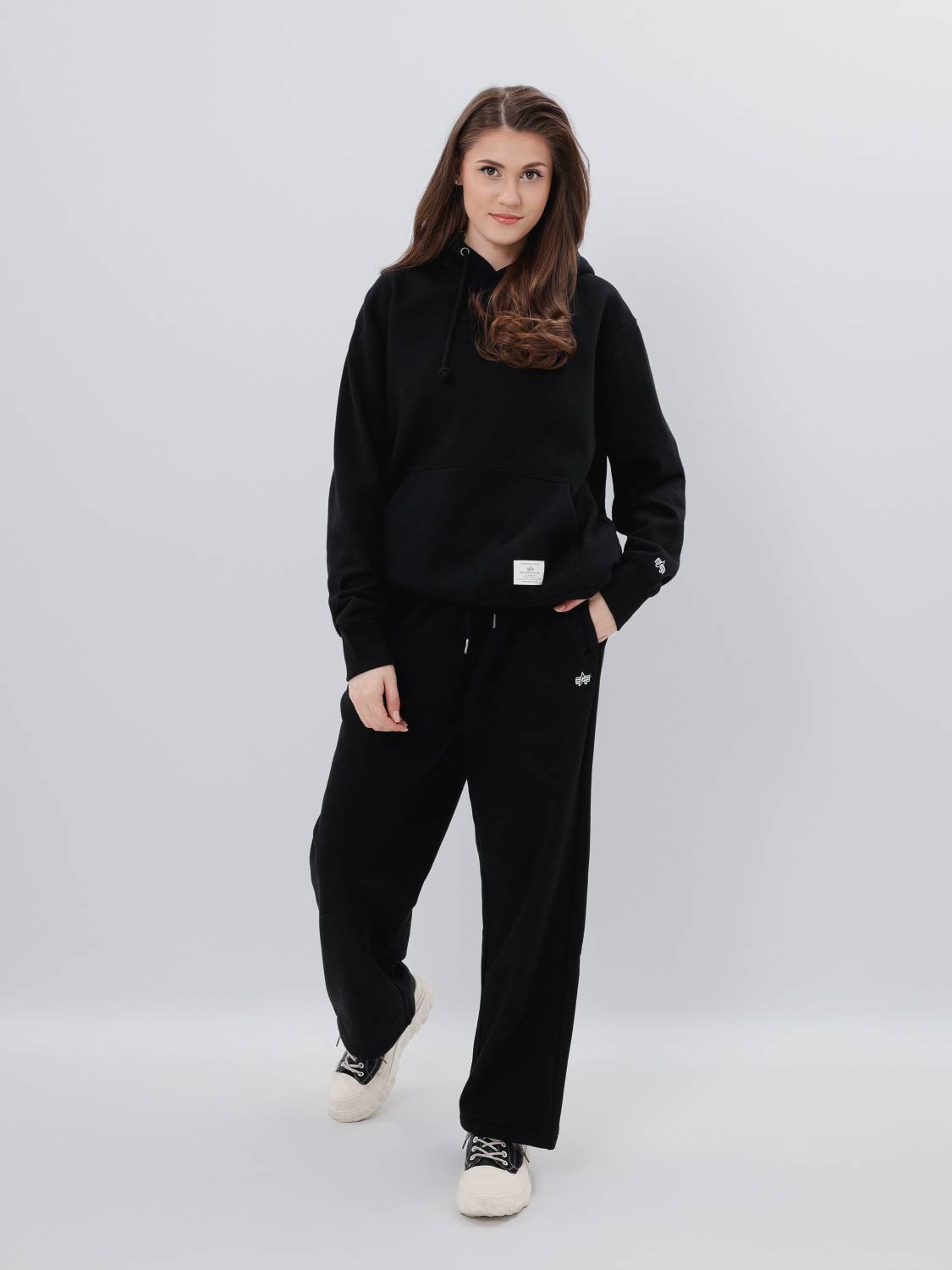 Худи / Толстовка "Essential Hoodie" (Black) Alpha Industries