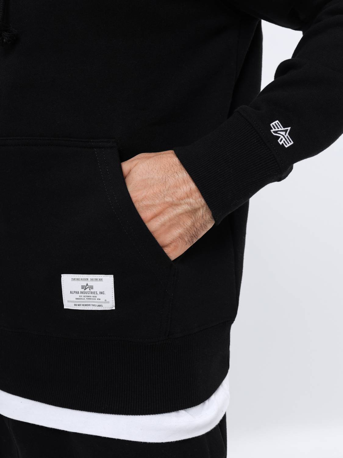Худи / Толстовка "Essential Hoodie" (Black) Alpha Industries