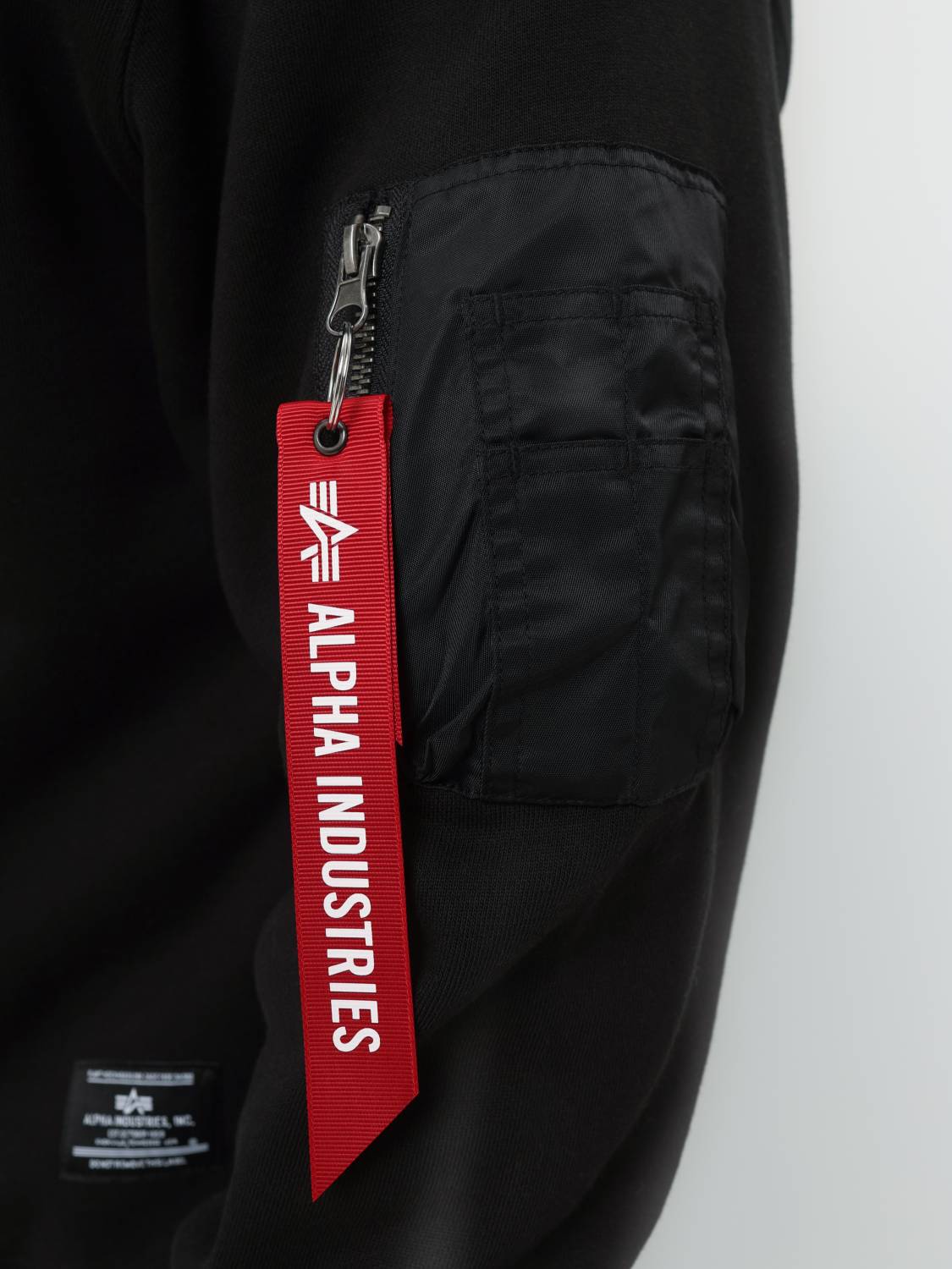 Свитшот / Толстовка "Utility Pocket Crewneck" (Black) Alpha Industries