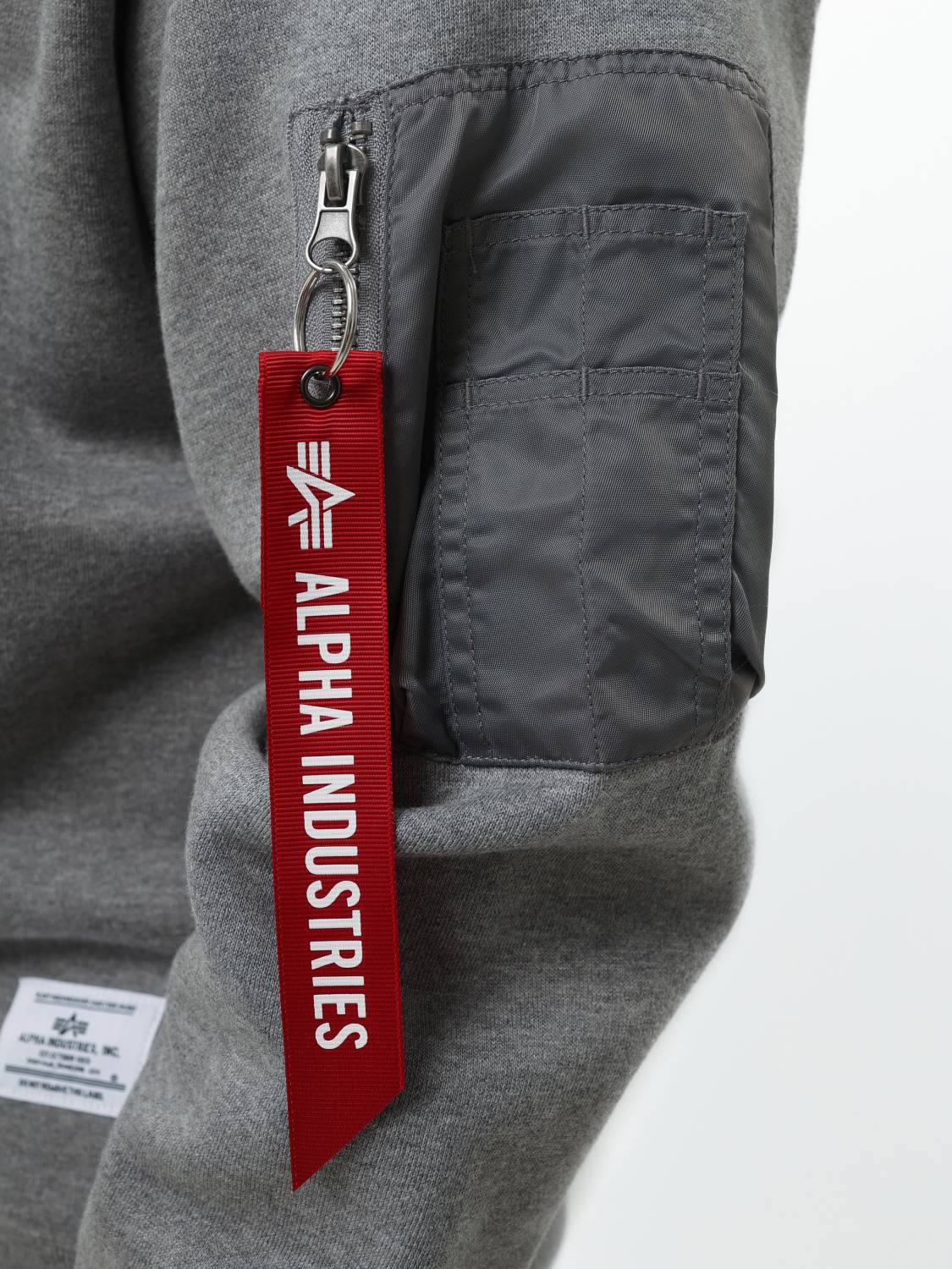 Свитшот / Толстовка "Utility Pocket Crewneck" (Medium Charcoal Heather) Alpha Industries