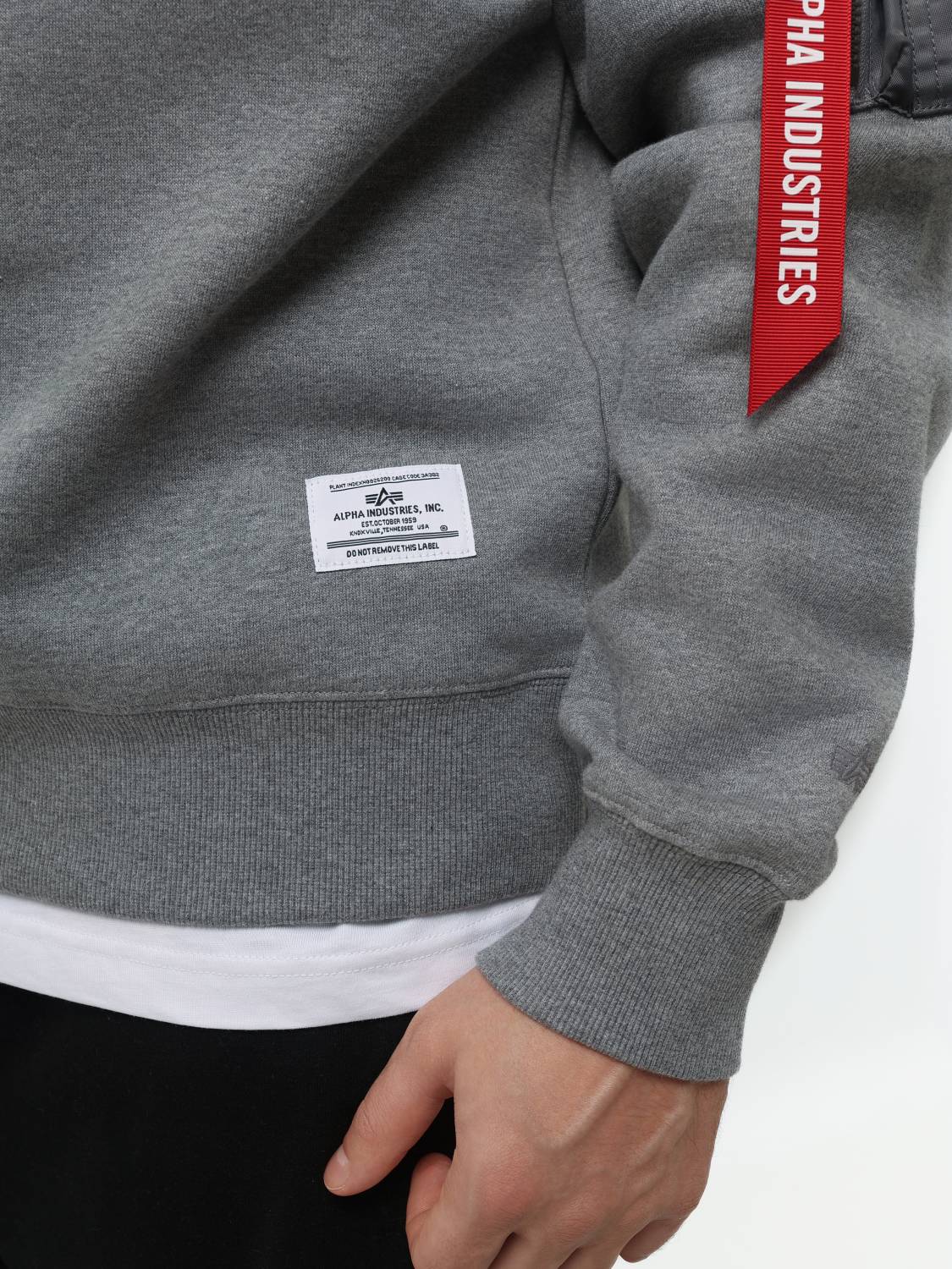 Свитшот / Толстовка "Utility Pocket Crewneck" (Medium Charcoal Heather) Alpha Industries