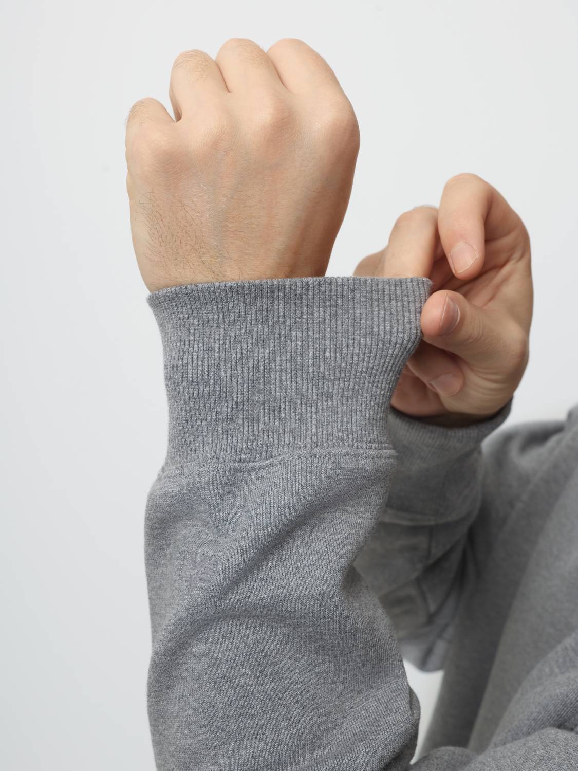 Свитшот / Толстовка "Utility Pocket Crewneck" (Medium Charcoal Heather) Alpha Industries