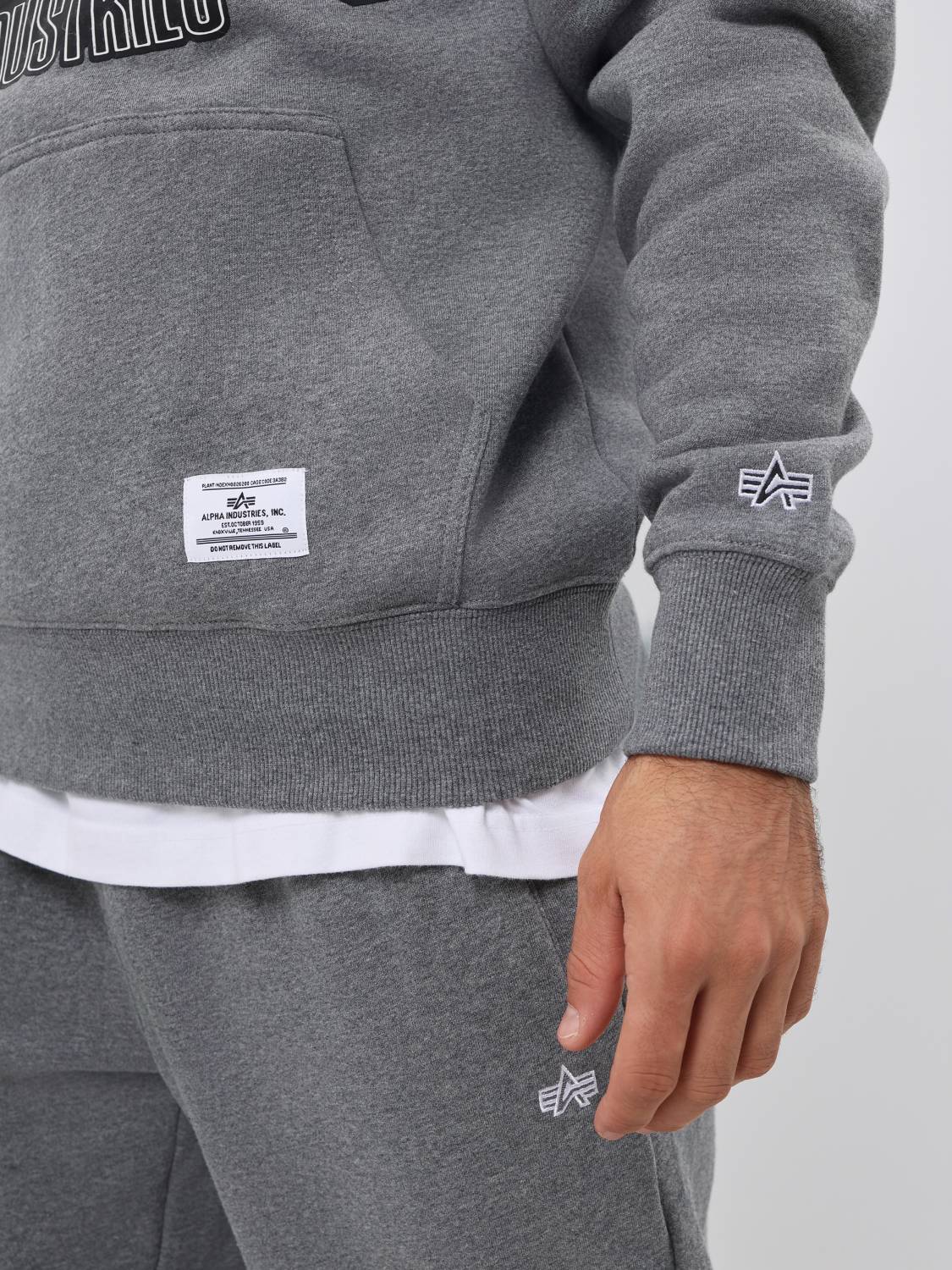 Худи / Толстовка "Camo Logo Hoodie" (Medium Charcoal Heather) Alpha Industries