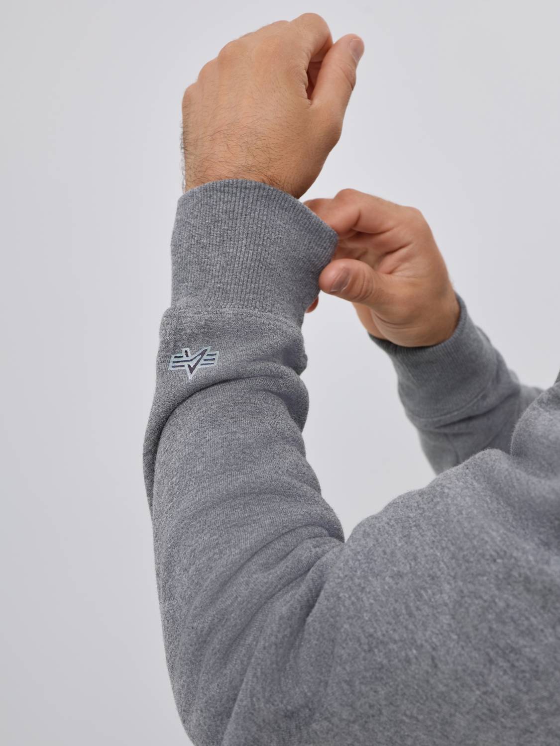 Худи / Толстовка "Camo Logo Hoodie" (Medium Charcoal Heather) Alpha Industries