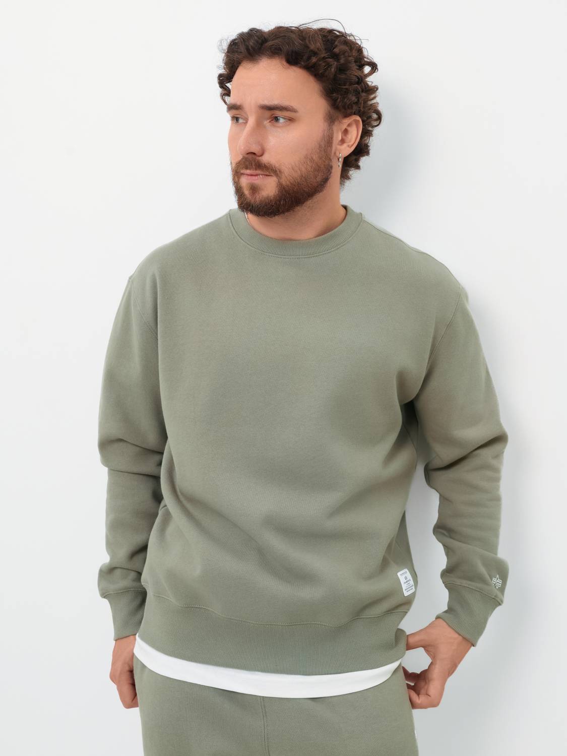 Свитшот / Толстовка "Essential Crewneck" (Mid Gray) Alpha Industries