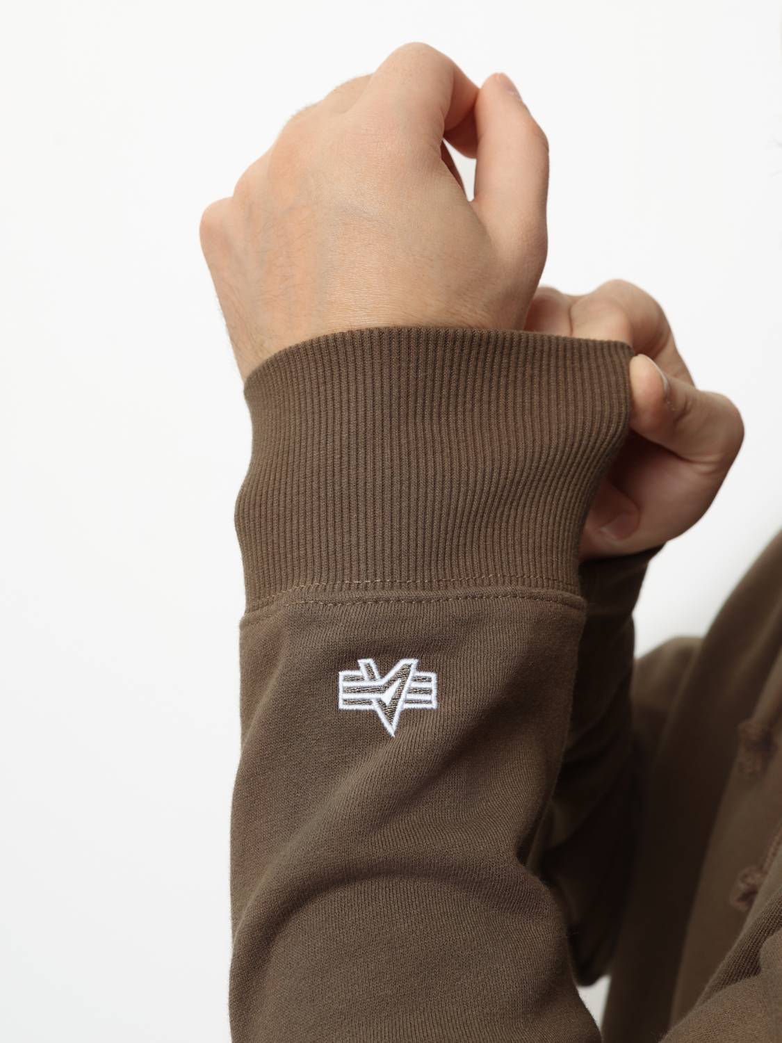 Худи / Толстовка "Essential Hoodie" (Espresso) Alpha Industries