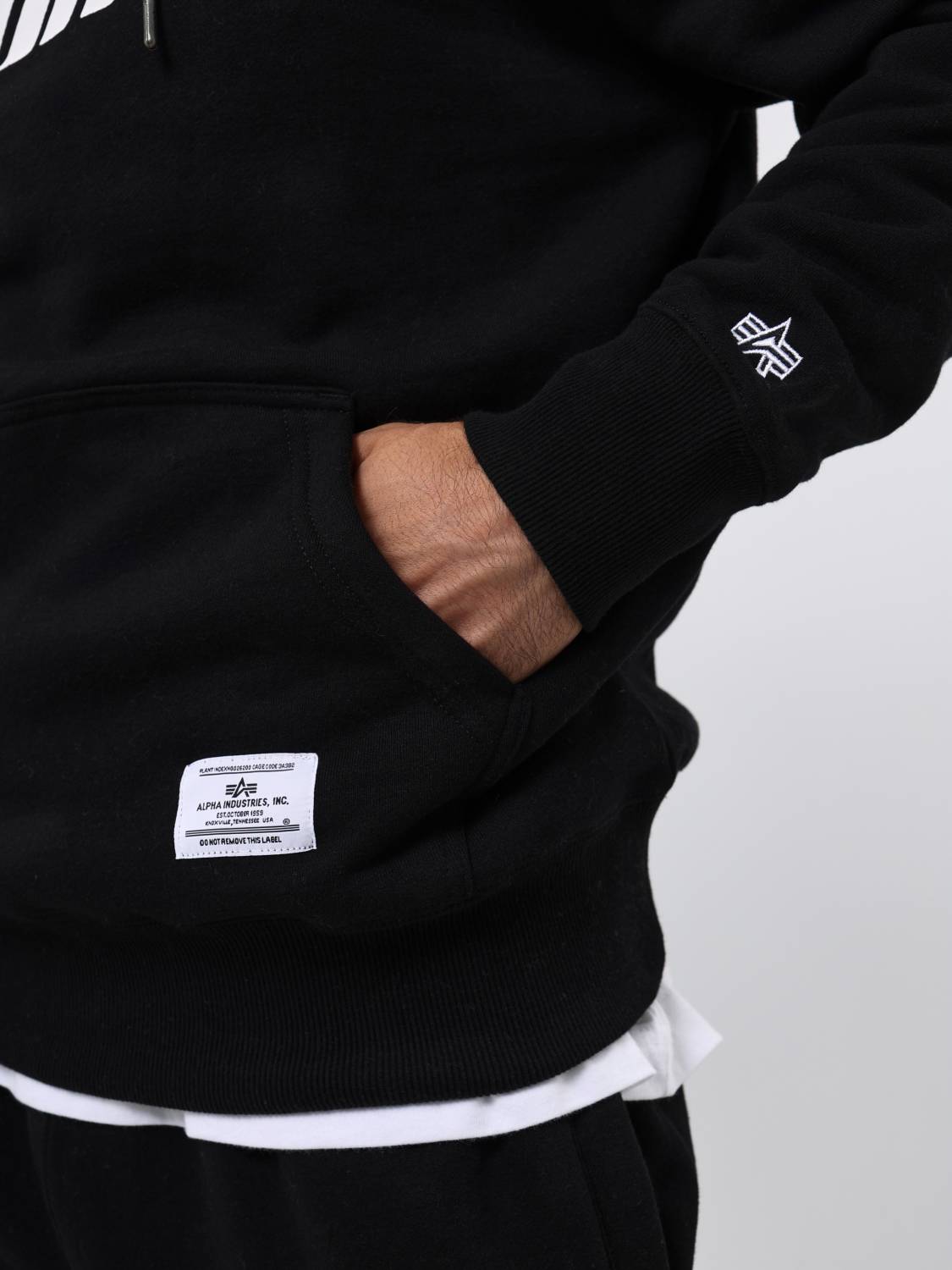 Худи / Толстовка "Logos Hoodie" (Black) Alpha Industries