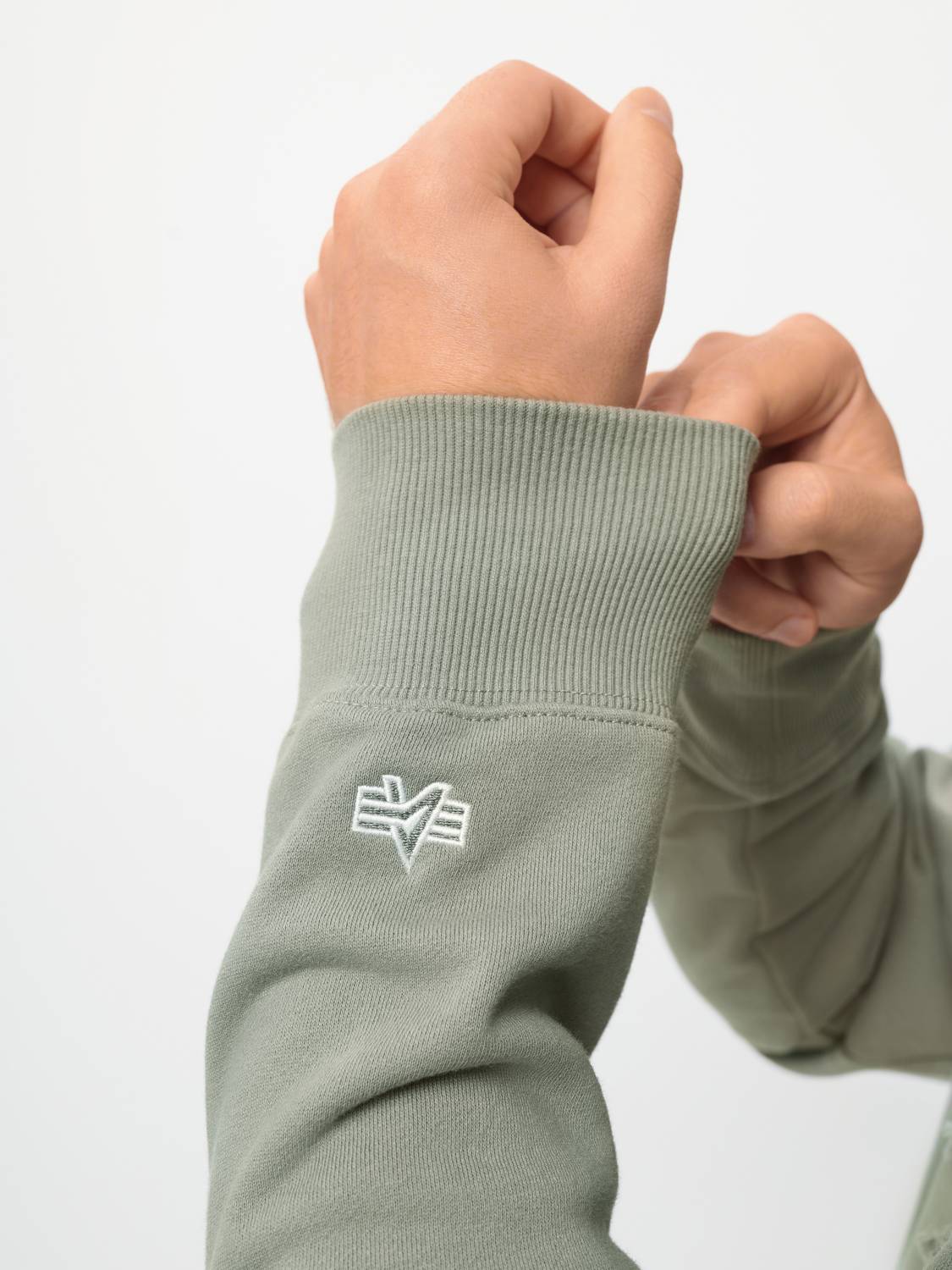 Худи / Толстовка "Essential Hoodie" (Mid Gray) Alpha Industries