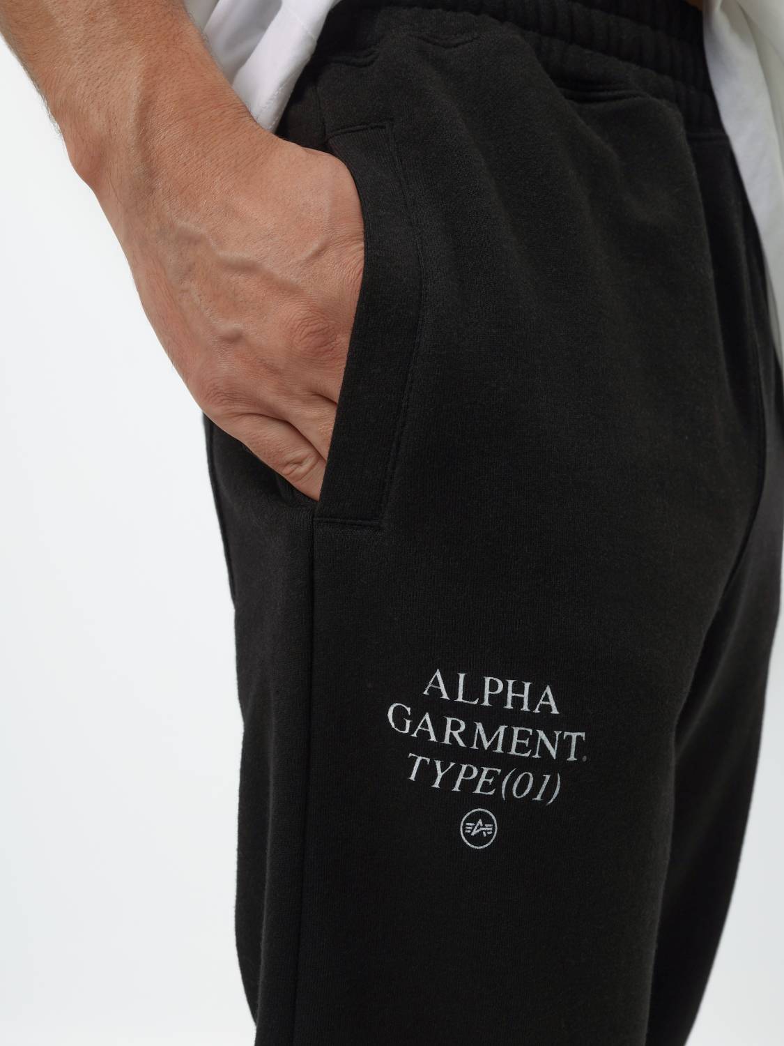 Брюки спортивные мужские "UNFRM Sweatpants'' (Black) Alpha Industries
