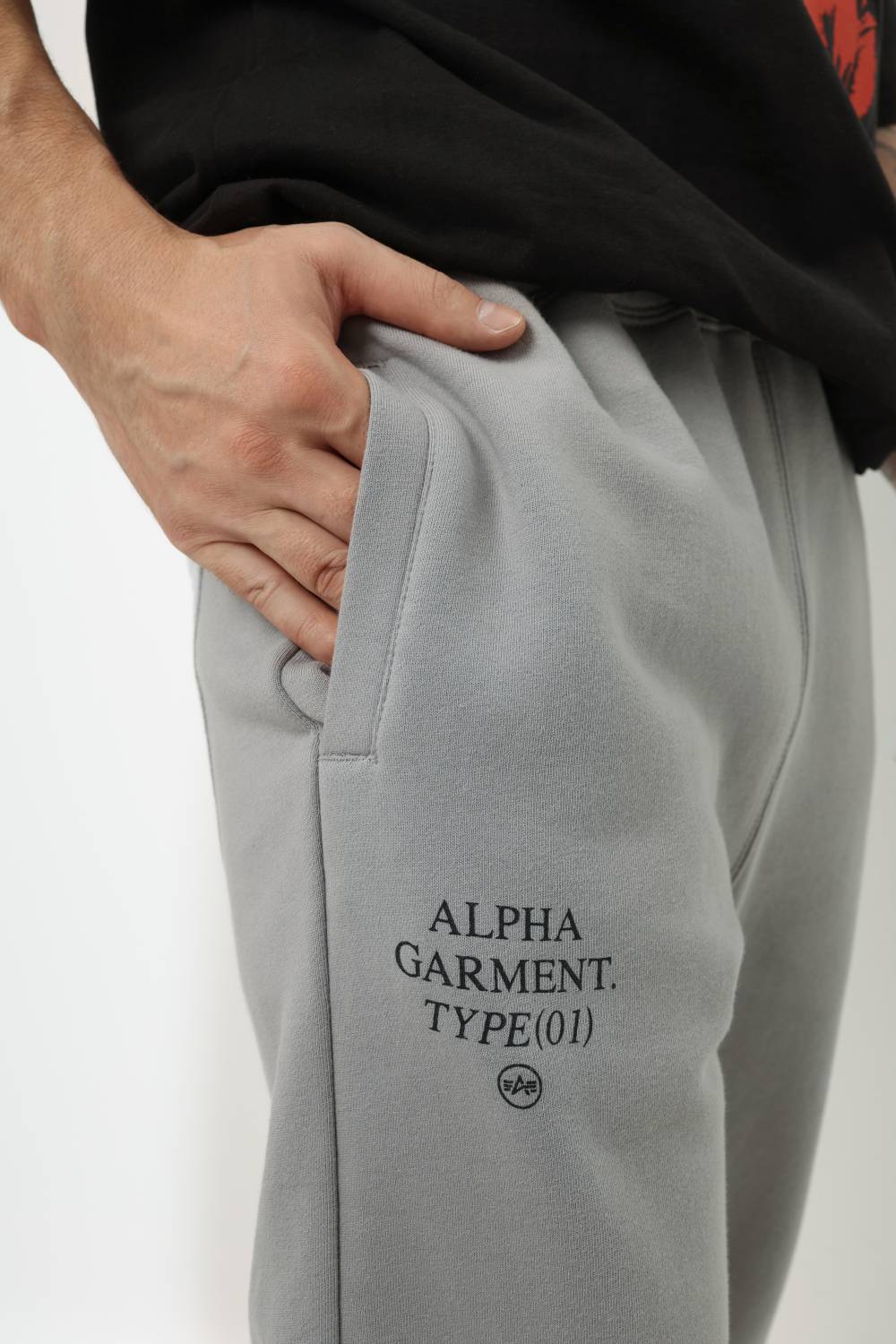 Брюки спортивные мужские "UNFRM Sweatpants'' (Silver Gray) Alpha Industries