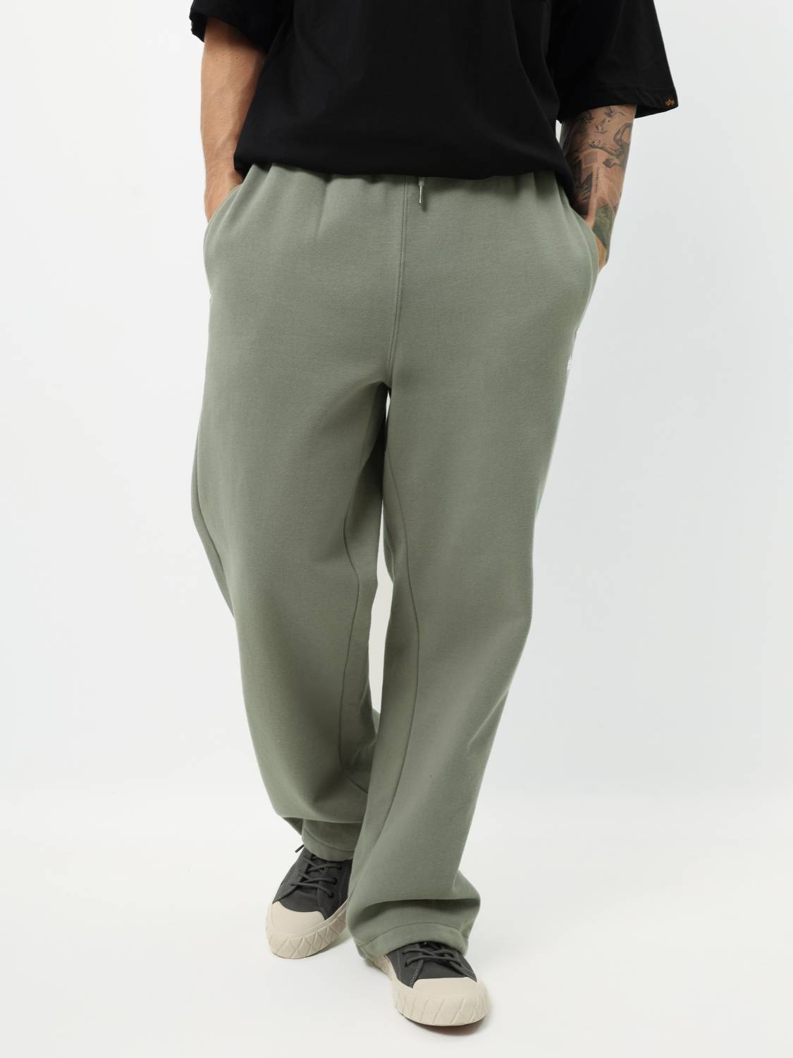 Брюки спортивные "Essential Sweatpants'' (Mid Gray) Alpha Industries
