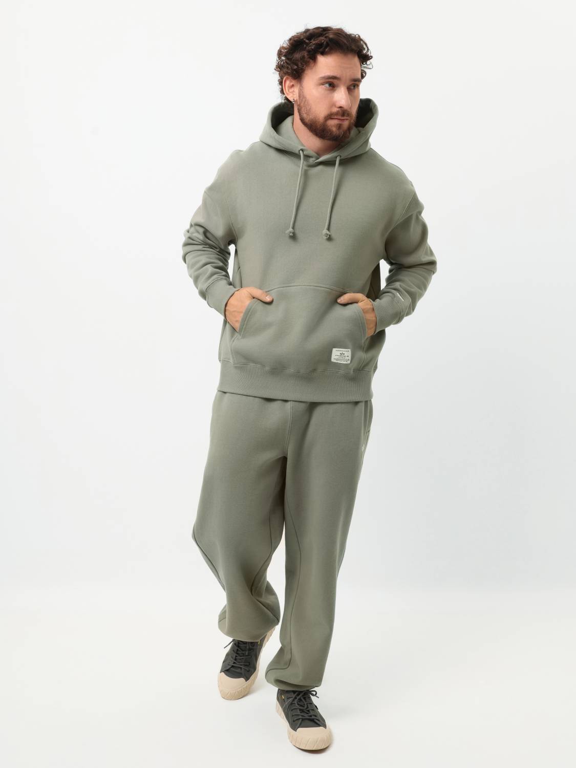 Брюки спортивные "Essential Sweatpants'' (Mid Gray) Alpha Industries