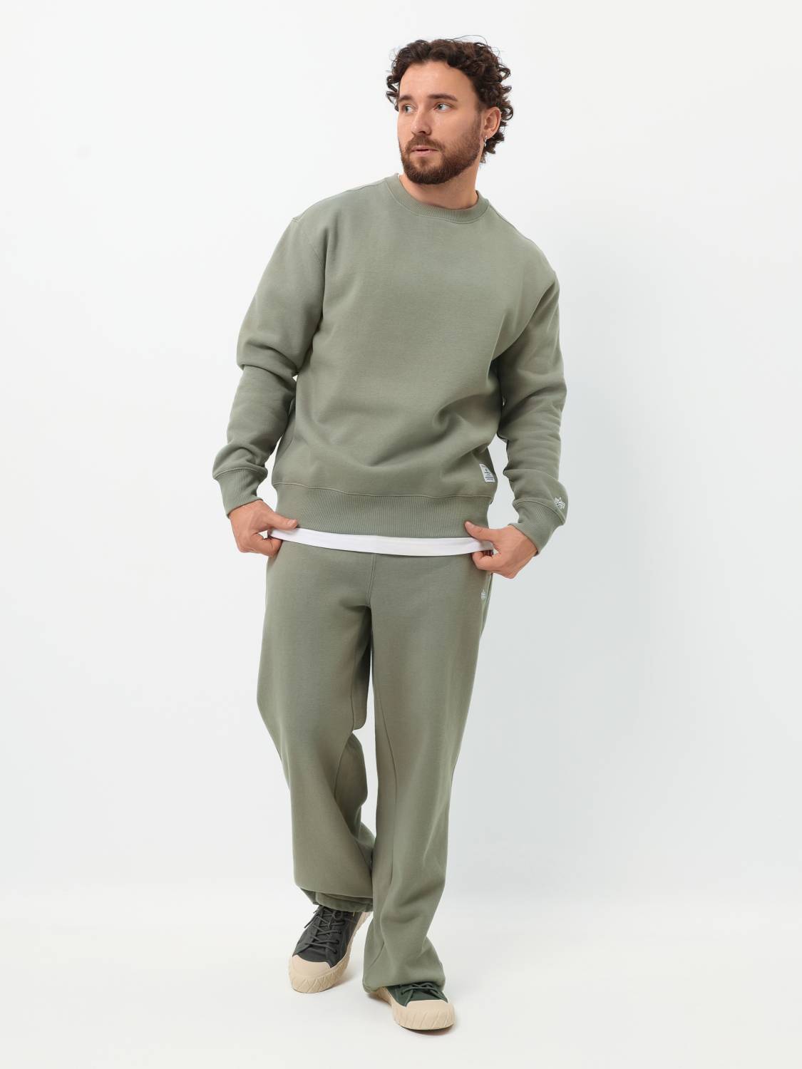 Брюки спортивные "Essential Sweatpants'' (Mid Gray) Alpha Industries